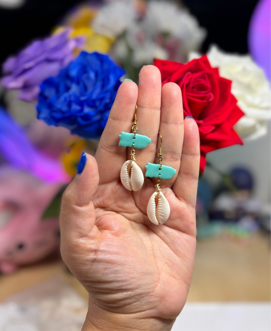 Isla Mía Clay and Shell Earrings