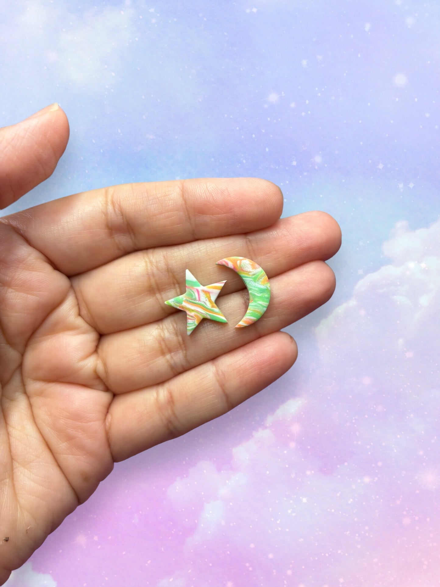 Big moon and star studs (variedad de colores)