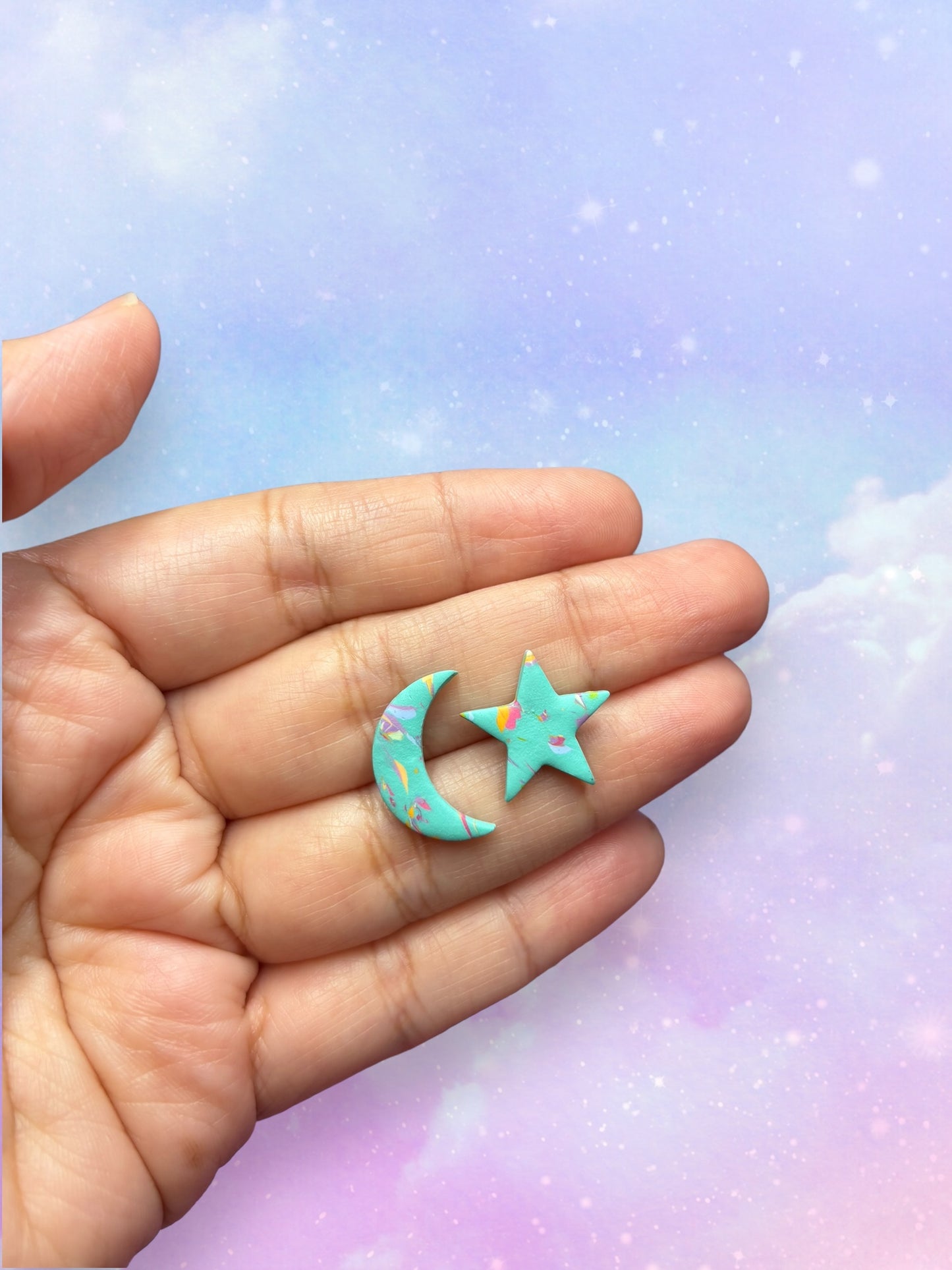 Big moon and star studs (variedad de colores)