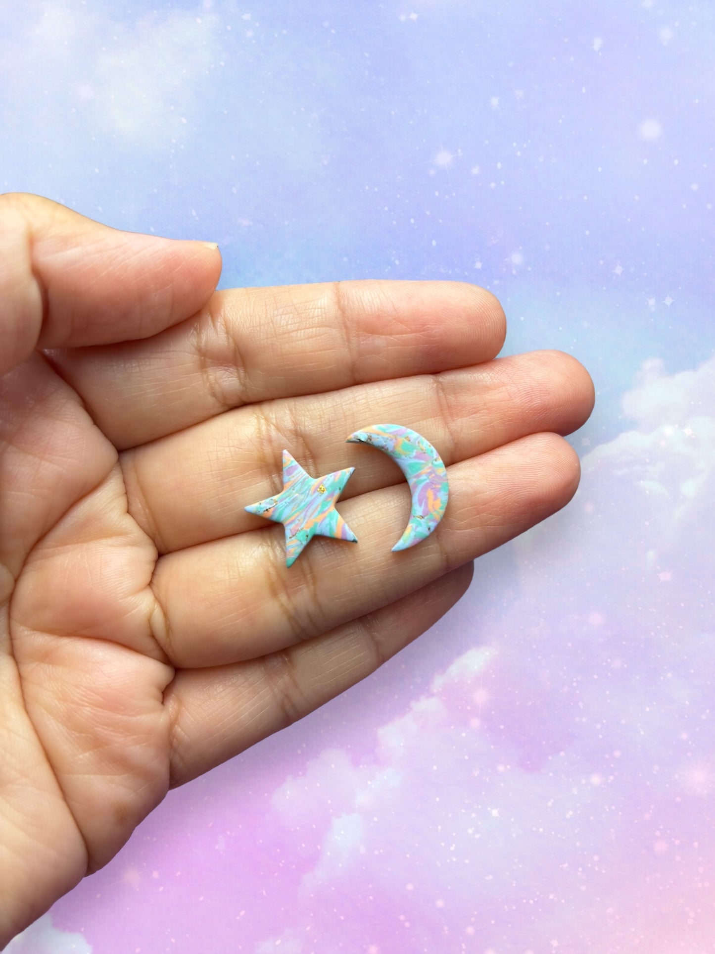 Big moon and star studs (variedad de colores)